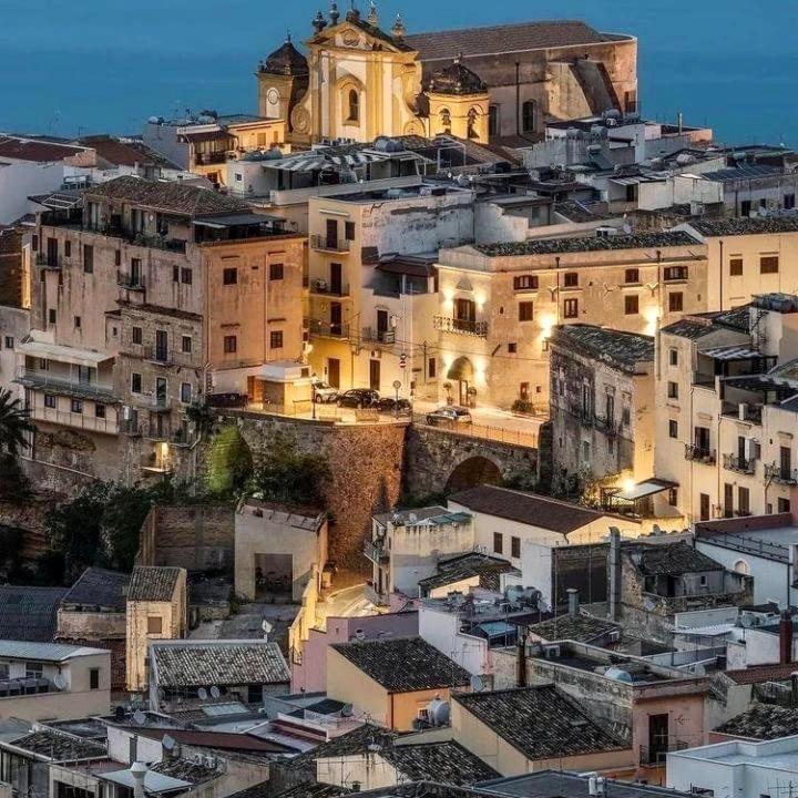 Domus Federiciana Guest house